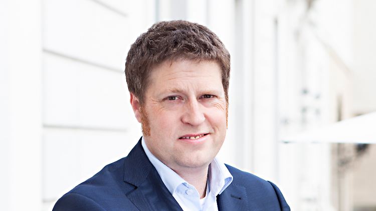 Jan Peter Hinrichs is managing director of the Federal Association for Energy-Efficient Building Envelopes.  BuVEG is committed to “ensuring that the building shell is politically represented in Berlin”.