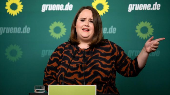 Parental allowance: Greens leader Lang open to abolishing marriage splitting
