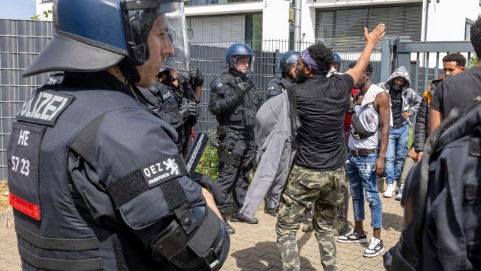 Riots in Gießen: storming controversial Eritrea festival – police use batons and pepper spray
