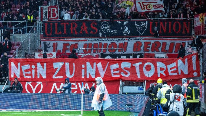 Organized football fans rage against the DFL
