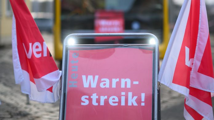 Verdi announces a wave of strikes on buses and trains 
