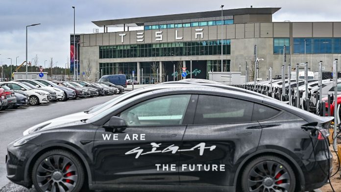 How the citizens' vote influences the Tesla plans in Grünheide

