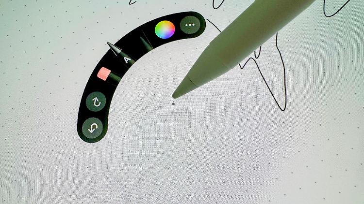 A dot shows exactly where the tip of the Pencil will hit the display.