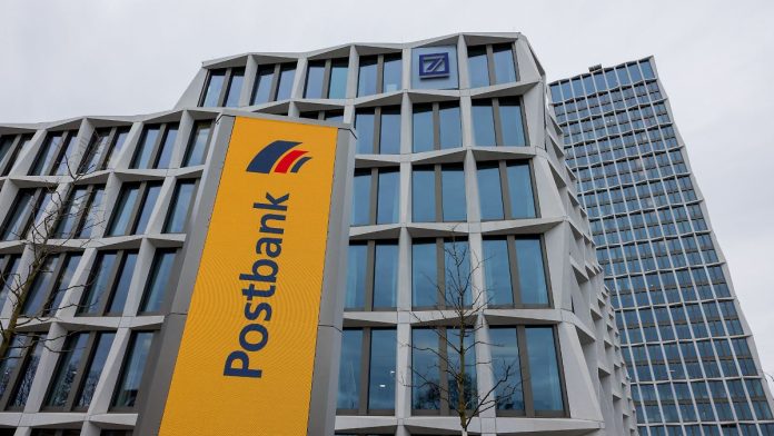 Deutsche Bank is putting Postbank partner shops on hold
