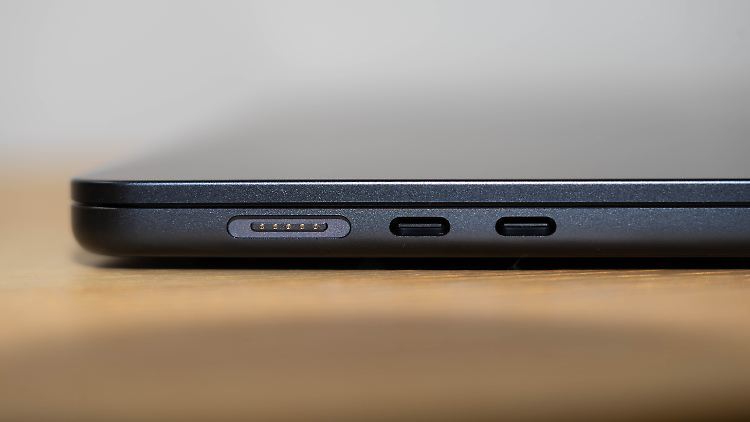 The new MacBook Air also only has two Thunderbolt ports.
