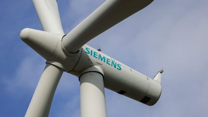 Major investors criticize Siemens Energy board
