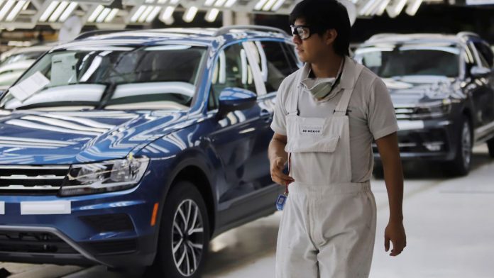 Volkswagen invests one billion dollars in Mexico
