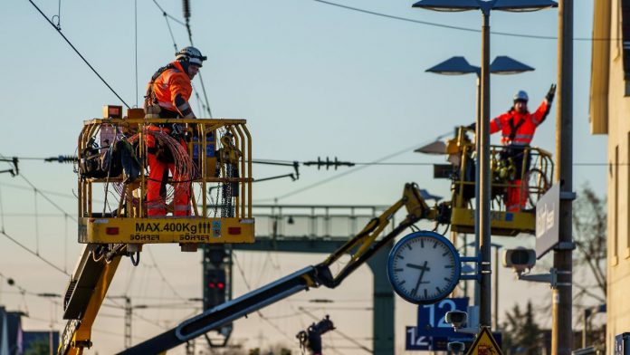 Deutsche Bahn supervisory board rejects cut list for restructuring
