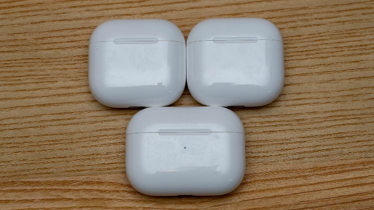 Two Airpods 4 cases compared to the already compact Airpods Pro box.