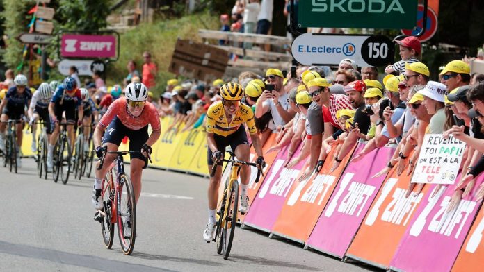 Women's Tour de France ends dramatically
