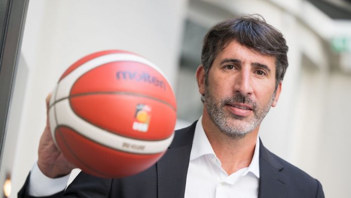 World champion successor Mumbrú starts new basketball era
